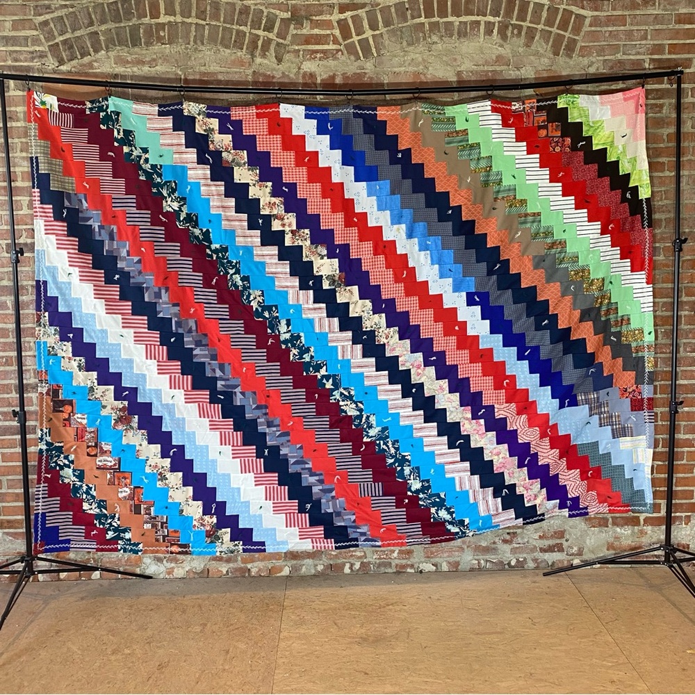 Vintage Polyester Brick Pattern Tie Quilt 80” x 112”